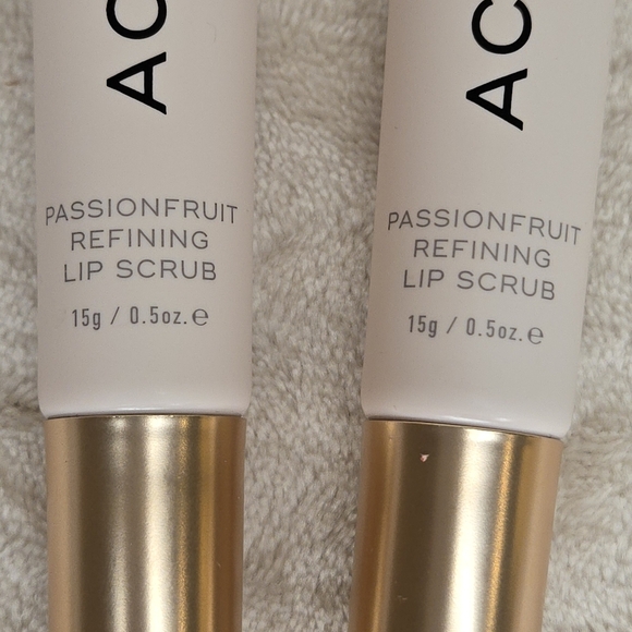 Aceology Passionfruit Refining Lip Scrub - Picture 2 of 5
